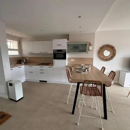 50 M2 - Vue - - Commerces Apartmán